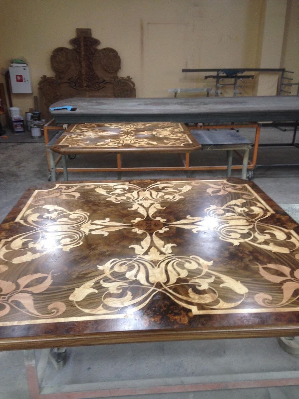 Table tops in production in the workshop